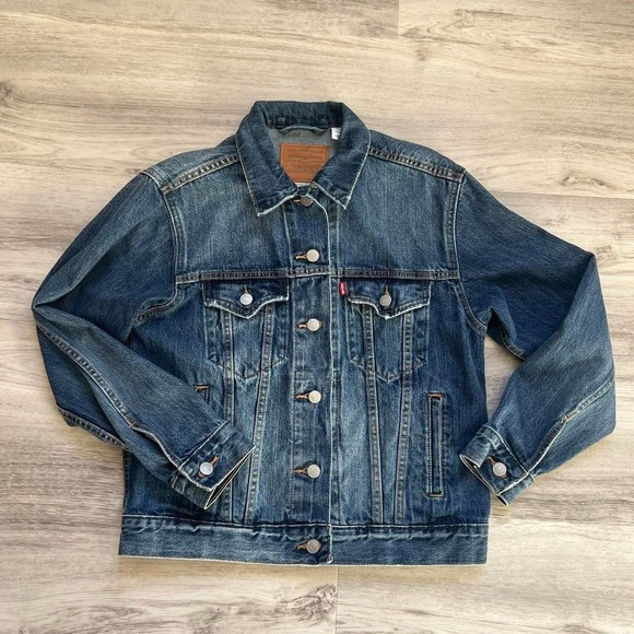 Levi's Classic Blue Denim Jacket - Picture 2 of 7